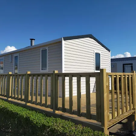 Camping L'eglantier 营地 昂布勒特斯
