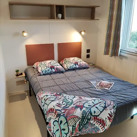 Camping L'eglantier 昂布勒特斯